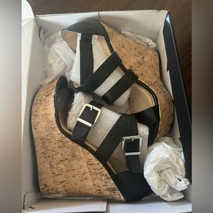 Women’s Size 8 Black wedges